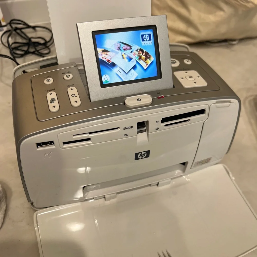 HP Photosmart Compact Photo Printer with Paper